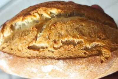 Molfetta e il suo tradizionale panino del Venerd� santo: � il secolare "pizzarello"